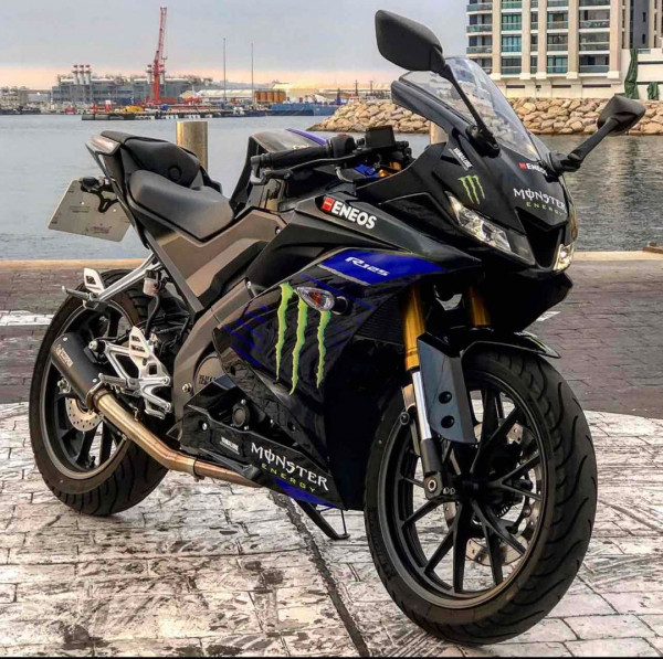 R125 best sale monster yamaha